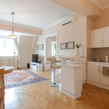 Opera & Basilica 2 Bedrooms With Balcony Budapest