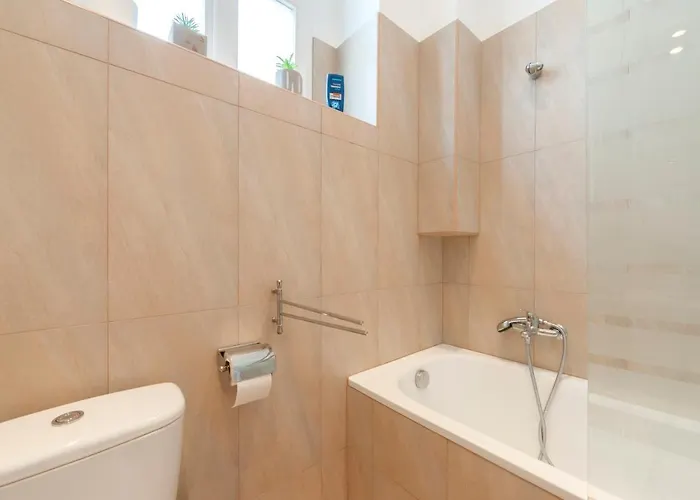 Opera & Basilica 2 Bedrooms With Balcony * Budapest