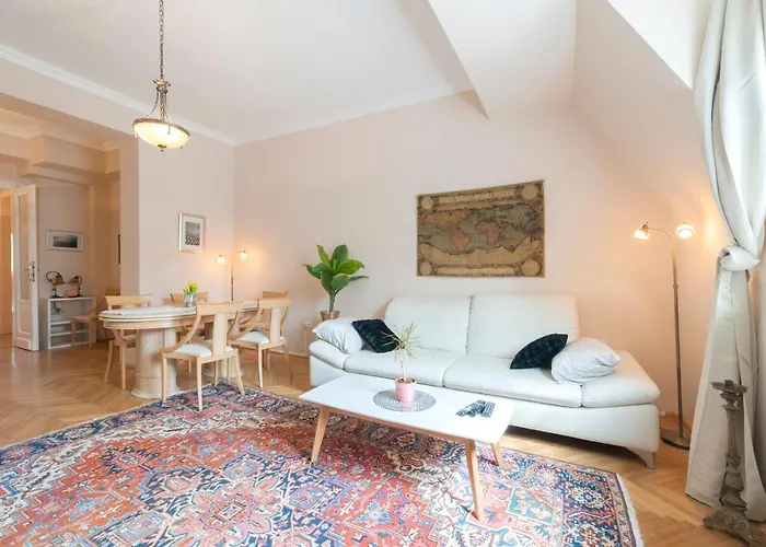 Opera & Basilica 2 Bedrooms With Balcony * Budapest