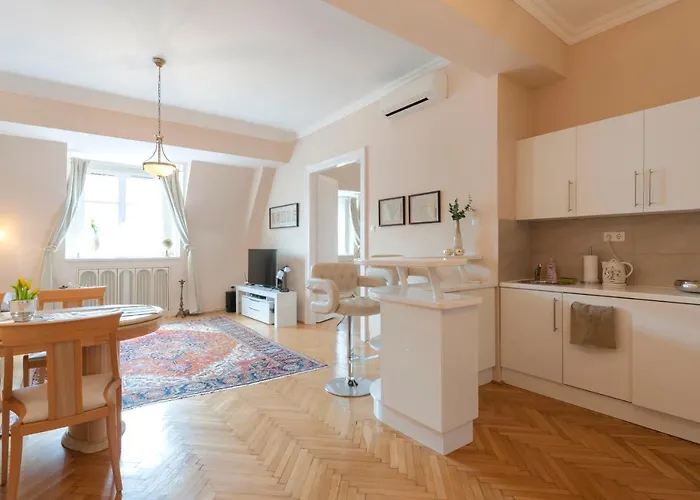 Opera & Basilica 2 Bedrooms With Balcony Budapest